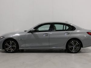 222 BMW 3-Series 330E M SPORT (new shape) - Image 4