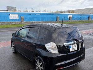 2012 Honda Fit 1.3 Hybrid Auto LOW KMS - Image 4
