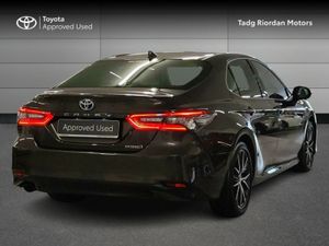 Toyota Camry PLATINUM EDITION - Image 2