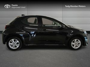 Toyota Yaris 1.0 LUNA - Image 3