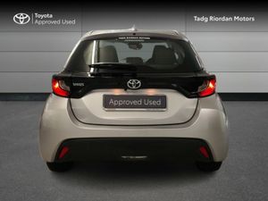 Toyota Yaris 1.0 LUNA - Image 4