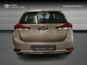 Toyota Auris 1.8 HYBRID LUNA 4DR AUTO - Image 4