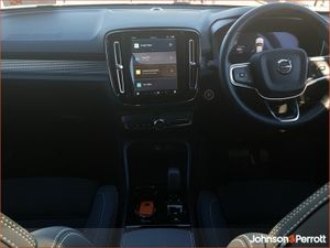 Volvo XC40 2.0 B3 163bhp MHEV Plus Dark (Heated Wi - Image 2