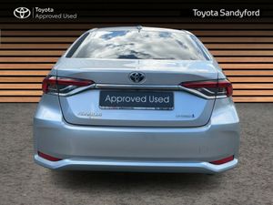 Toyota Corolla LUNA SPORT SALOON // HEATED SEATS / - Image 4