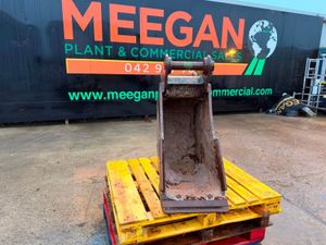 18" DIGGING BUCKET ....65MM PINS ......1599T - Image 3