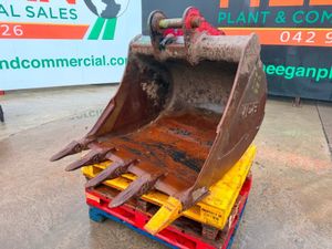 48" JCB DIGGING BUCKET ....65MM ....1618T - Image 2