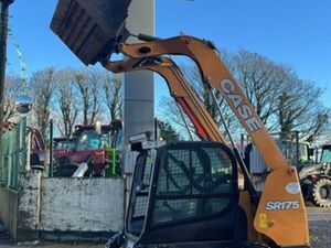 2019 Case SR175 Skidsteer - Image 2
