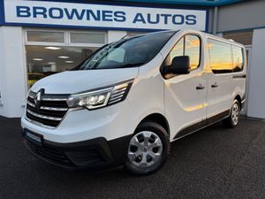 2023 Renault Trafic passenger 9 seater - Image 2