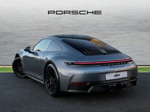 Porsche 911 Carrera GTS - Image 3