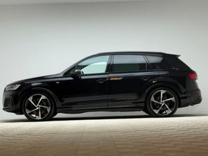 Audi Q7 N1 CREWCAB S LINE BLK ED 55 TFSI E QUATTRO - Image 4