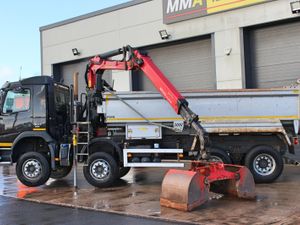 2019 (19) VOLVO FM 420 8X4 TIPPER GRAB (EURO 6) - Image 4
