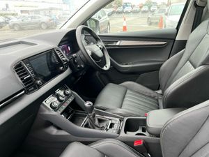 Skoda Karoq SELECTION PLUS 2.0TDI 115HP - Image 3
