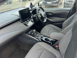 Toyota Corolla 1.8 Hybrid Luna Saloon - Image 3