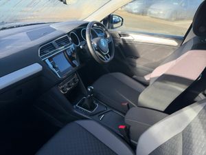 Volkswagen Tiguan COMFORTLINE 2.0 TDI 150HP MANUAL - Image 3