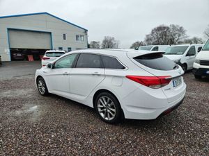 Hyundai i40 Tourer Executive 5DR - Image 2