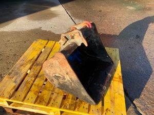 24" STRICKLAND  BUCKET......35mm PINS.........244 - Image 3