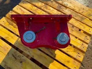 UNUSED HAMMER CRADLE....45mm PINS.....041. - Image 3