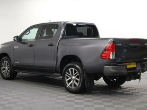Toyota Hilux D-4D Invincible X - Image 4