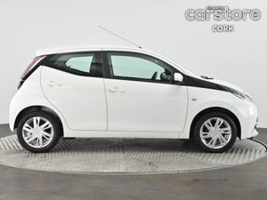 Toyota Aygo 1.0 VVT-i x-play+ - Image 2