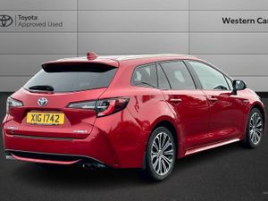 Toyota Corolla 2.0 VVT-h Design Touring Sports CVT - Image 2