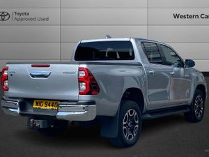Toyota Hilux 2.8 D-4D Invincible Auto 4WD Euro 6 ( - Image 2