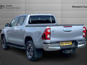 Toyota Hilux 2.8 D-4D Invincible Auto 4WD Euro 6 ( - Image 4