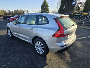 Volvo XC60 Momentum Pro - Image 3