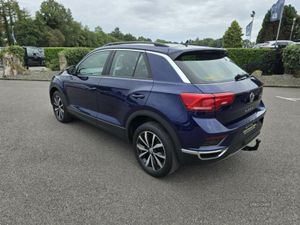 Volkswagen T-Roc SE - Image 3