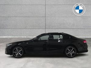 BMW 5-Series 520i M Sport Saloon - Image 4