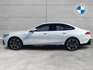 BMW 5-Series 530e M Sport Saloon - Image 4
