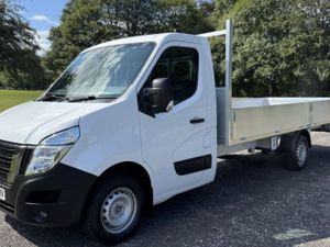 2023 Nissan Interstar 5.2m. Dropside Van - Image 2
