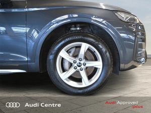 Audi Q5 50 TFSI e 299HP S tronic quattro SE - Image 2