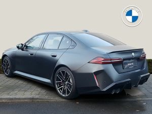 BMW M5 4.4 - Image 2