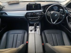 BMW 5-Series 520d SE - Image 4