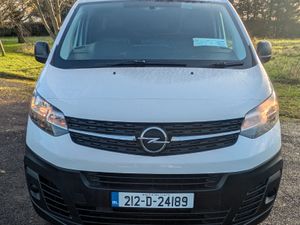 Opel Vivaro LOW KMS/ INC VAT/ NEW DOE 11/26 - Image 2