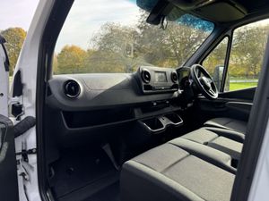 2021 MERCEDES-BENZ SPRINTER 4.2m. Curtainsider - Image 4