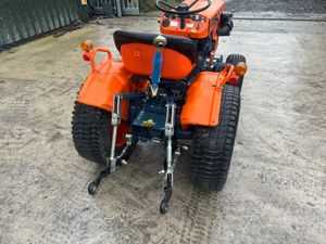 Kubota B6100 Compact Tractor - Image 4