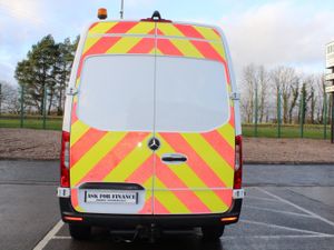 2021 Mercedes-Benz Sprinter 315 L2H2 7000kgs - Image 3