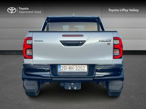 Toyota Hilux 2.8 GR SPORT II - Image 4