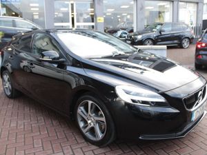 2017 VOLVO V40 - Image 2