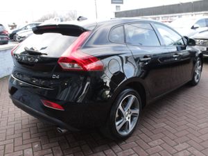2017 VOLVO V40 - Image 4