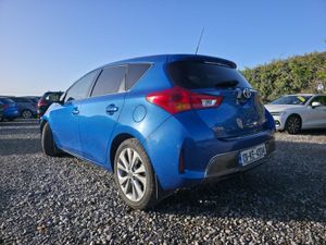 2013 Toyota Auris – 1.8 Hybrid Automatic – Blue - Image 3