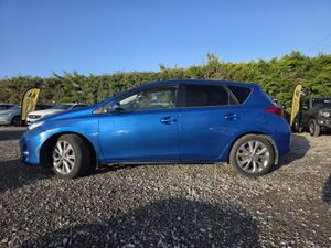 2013 Toyota Auris – 1.8 Hybrid Automatic – Blue - Image 2
