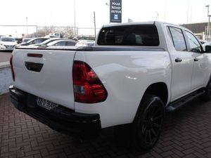 TOYOTA HILUX 2.4D4D ICON SPORT EDITION AUTO - Image 4