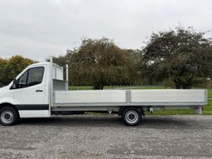 2022 MERCEDES-BENZ SPRINTER 3.5m  Dropside Body - Image 3