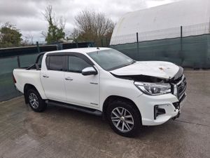 2019 Toyota Hilux InvincibleX Automatic - Image 2