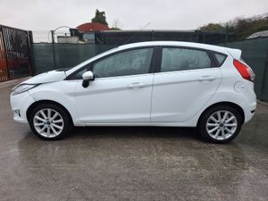 2017 Ford Fiesta  Titanium  1.5 Diesel - Image 4