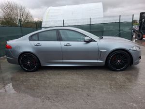 2014 Jaguar XF  R-Sport  Automatic  200bhp - Image 3