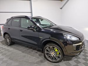Porsche Cayenne S Platimum 3.0 V6 Hybrid 416 Bhp - Image 2