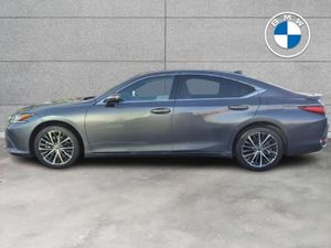 Lexus ES ES300h Dynamic - Image 3